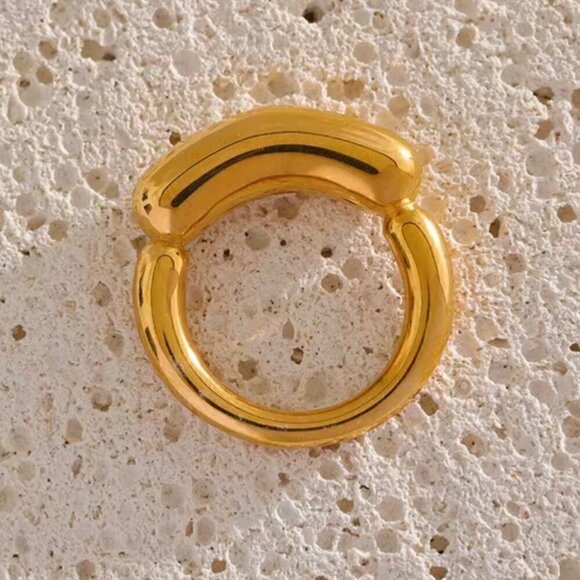 NWT 18K Gold Plated Minimalist Statement Chunky Ring Sz. 7 - Picture 9 of 16